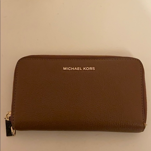 Michael Kors Handbags - Michael Kors wallet